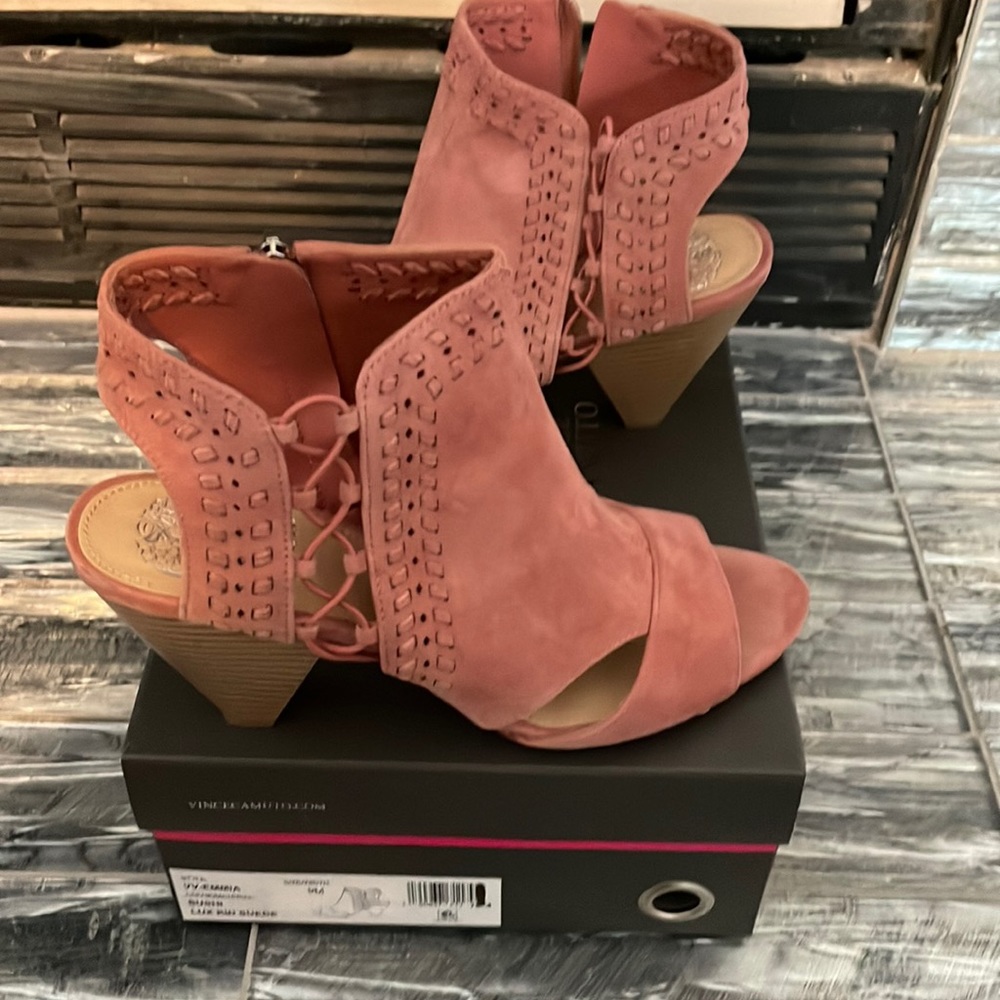 Vince Camuto Sandal